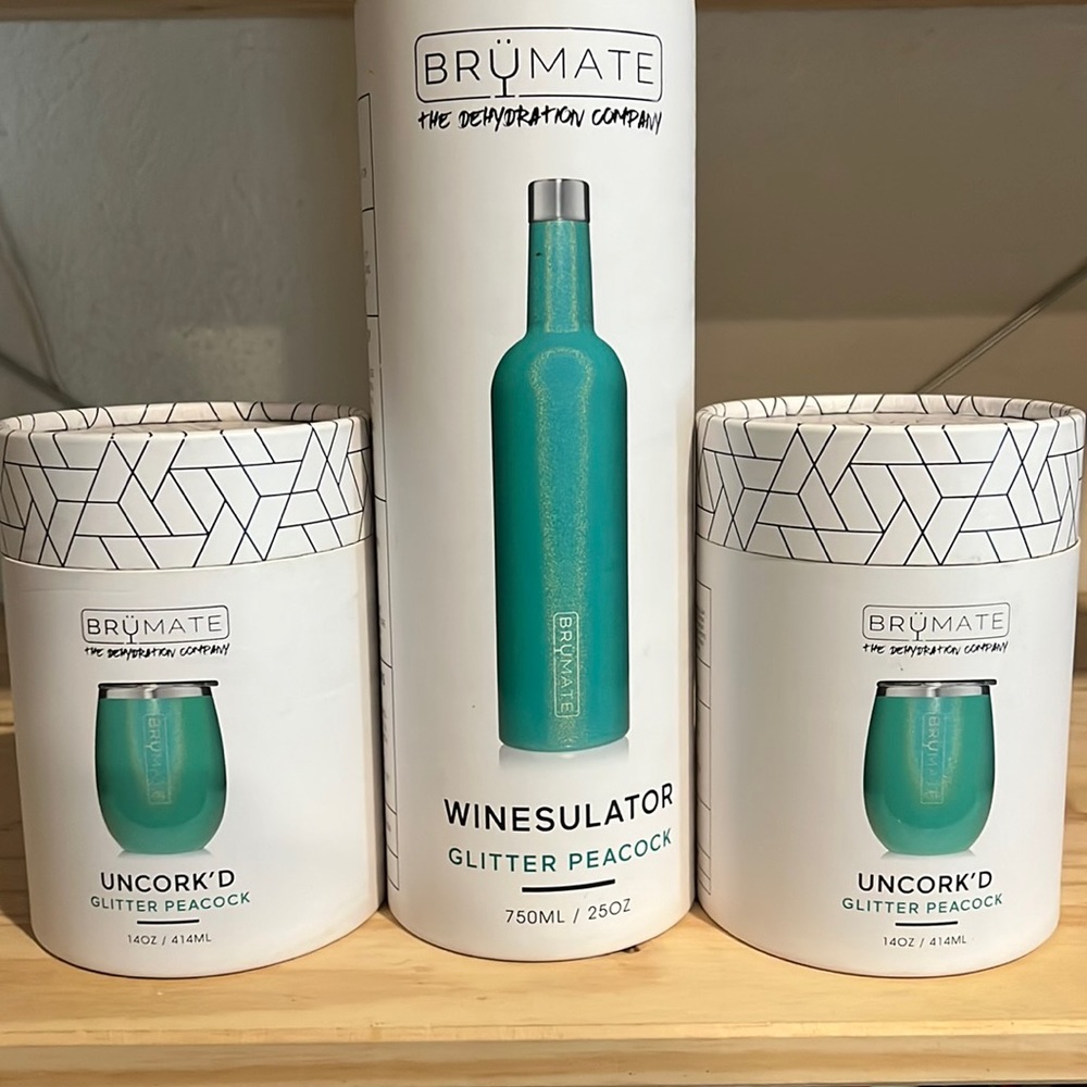 BruMate Glitter Peacock Wine/Champagne Set